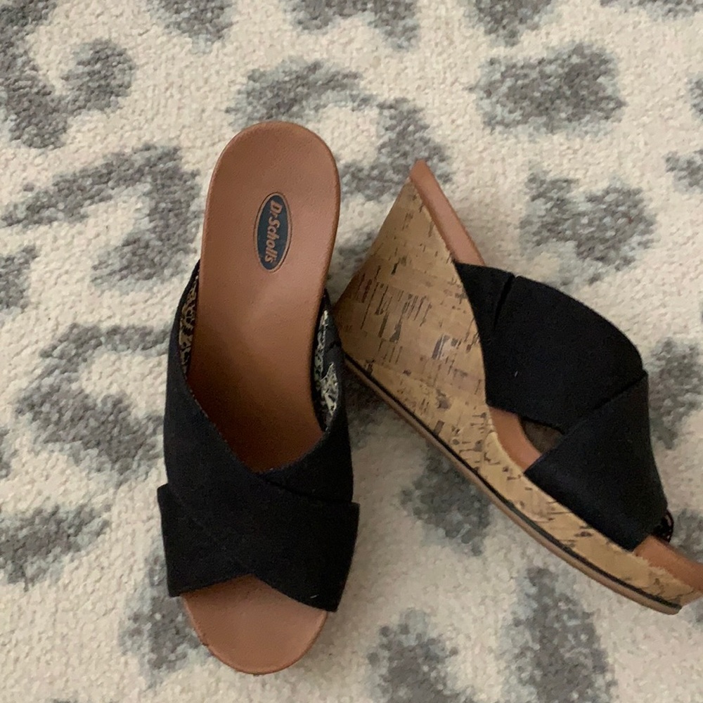 Black Dr. Scholl’s wedges
